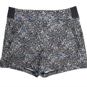 Athleta Trekkie Print Stretch Ripstop Shorts SZ 10